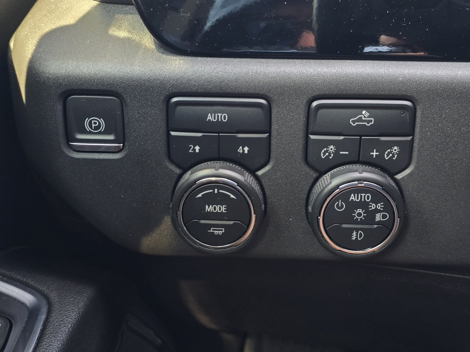 Used 2024 Chevrolet Silverado 1500 RST w/ Protection Package AWD/4WD image 24