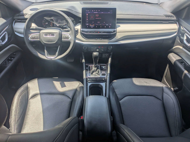 Used 2025 Jeep Compass Limited AWD/4WD image 15