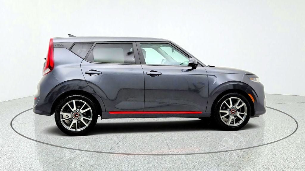 Used 2022 Kia Soul Turbo FWD image 4