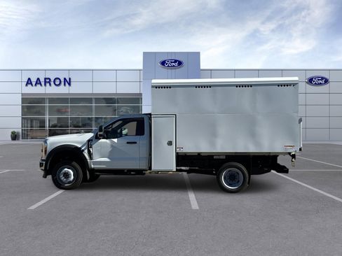 New 2025 Ford F550 4x4 Regular Cab Super Duty w/ XL Chrome Package image 3
