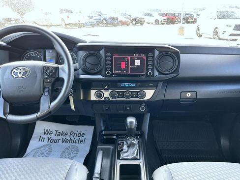 Used 2022 Toyota Tacoma SR image 13