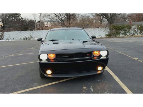 Used 2014 Dodge Challenger R/T image 3