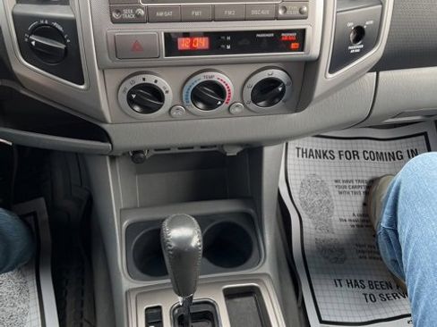 Used 2010 Toyota Tacoma 4x4 Access Cab V6 image 13