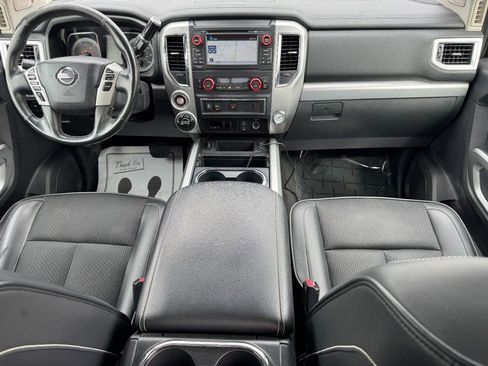 Used 2016 Nissan Titan PRO-4X AWD/4WD image 11