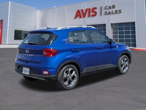 Used 2025 Hyundai Venue SEL FWD image 6