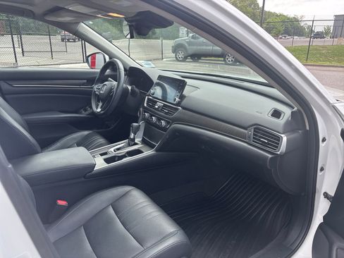 Certified 2018 Honda Accord EX-L image 10