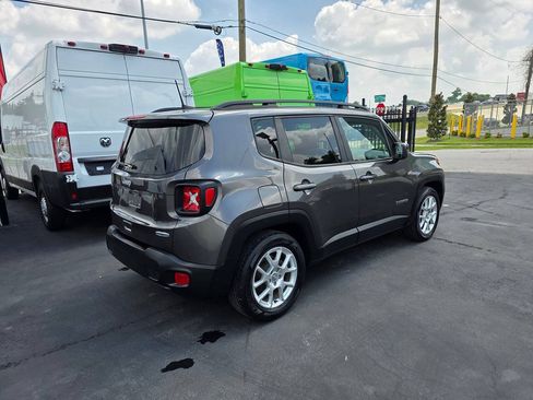 Used 2020 Jeep Renegade Latitude FWD image 5