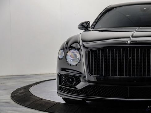 Used 2022 Bentley Flying Spur V8 AWD/4WD image 30