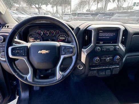 Used 2020 Chevrolet Silverado 1500 LTZ AWD/4WD image 12