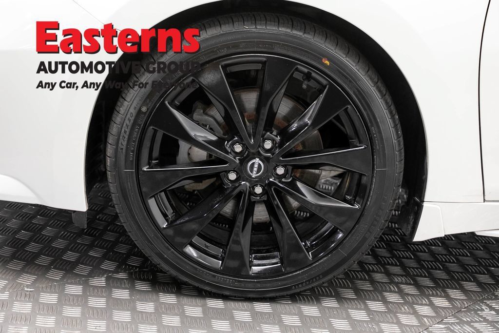 Used 2023 Nissan Maxima SR w/ Sport Mat Group FWD image 35