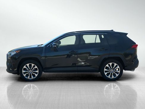 Used 2020 Toyota RAV4 XLE Premium FWD image 4