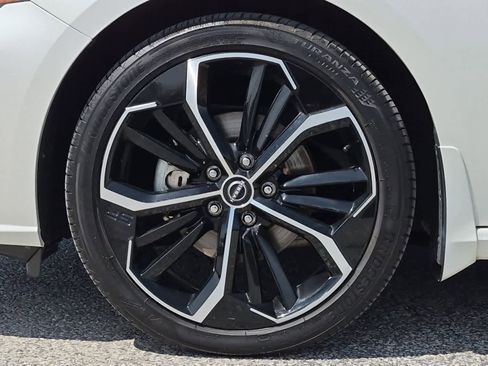Used 2023 Nissan Altima 2.5 SR w/ SR Premium Package FWD image 6