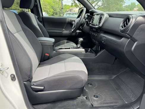 Used 2023 Toyota Tacoma TRD Off-Road w/ Technology Package AWD/4WD image 14