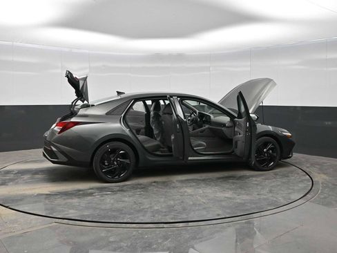 New 2026 Hyundai Elantra Sport image 40