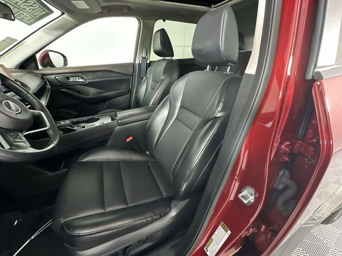 Certified 2022 Nissan Rogue SV w/ SV Premium Package FWD image 11