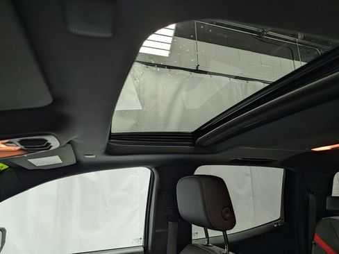 Used 2024 Chevrolet Colorado Z71 w/ Z71 Convenience Package 2 image 15