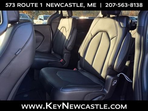 New 2026 Chrysler Pacifica Select FWD image 14