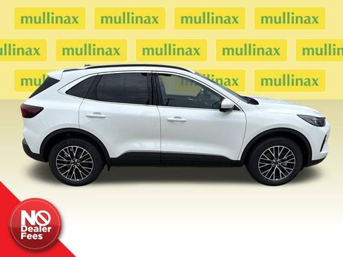 New 2025 Ford Escape SE w/ PHEV Premium Package image 2