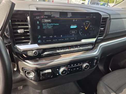 Used 2025 Chevrolet Silverado 2500 LT w/ Convenience Package AWD/4WD image 25