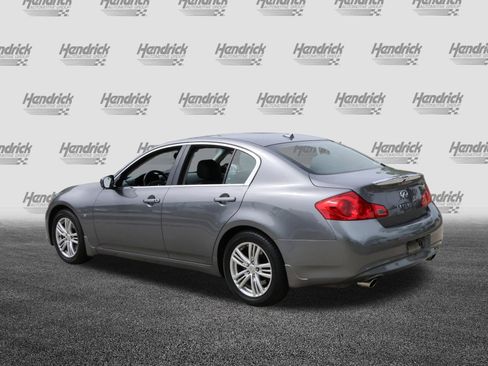 Used 2015 INFINITI Q40 w/ Moonroof Package RWD image 7