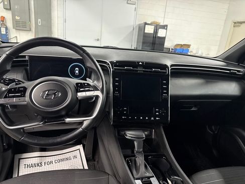 Used 2022 Hyundai Santa Cruz SEL Premium image 12