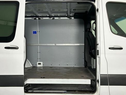 Used 2024 Mercedes-Benz Sprinter 2500 image 11
