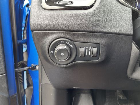 Used 2021 Jeep Compass Limited AWD/4WD image 16