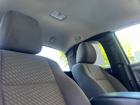 Used 2022 Toyota Tacoma SR RWD image 15