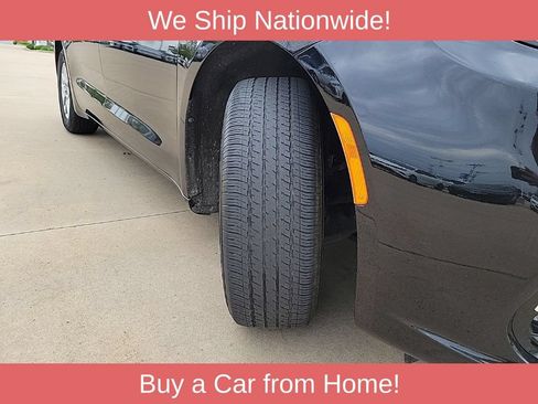 Used 2024 Chrysler Pacifica Touring-L FWD image 17
