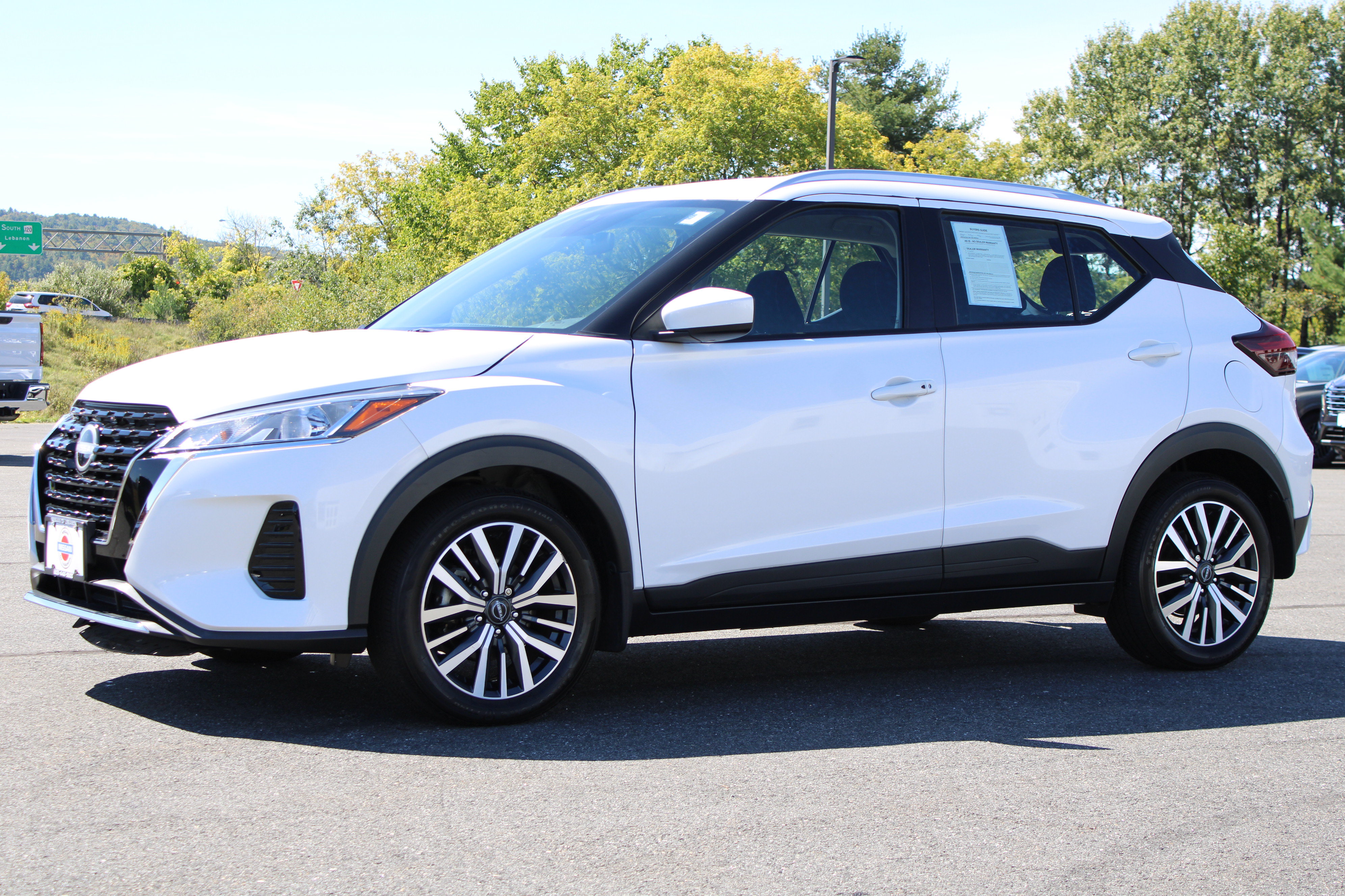 Used 2023 Nissan Kicks SV FWD image 12