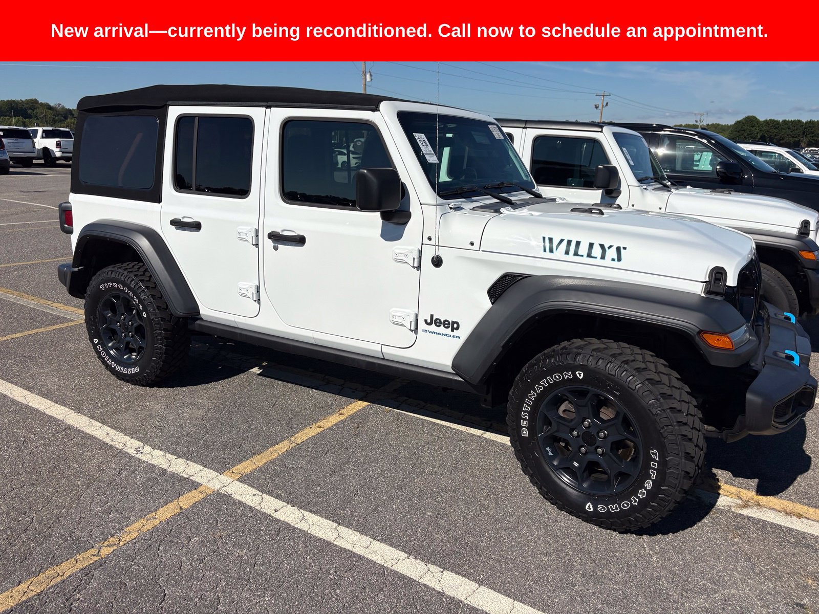 Used 2023 Jeep Wrangler Unlimited w/ Cold Weather Group AWD/4WD image 2