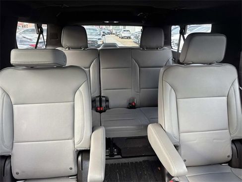 Used 2021 GMC Yukon XL SLT w/ SLT Premium Package image 12