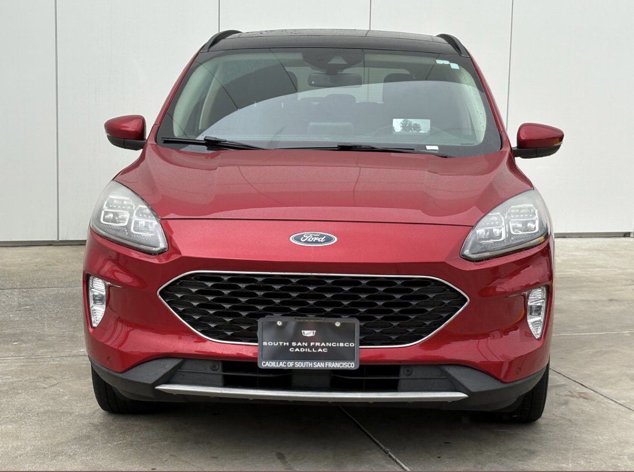 Used 2020 Ford Escape Titanium w/ Titanium Premium Package 2.0 AWD/4WD image 3