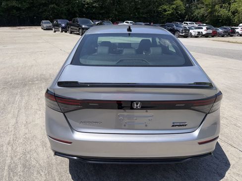 Used 2024 Honda Accord Sport image 9