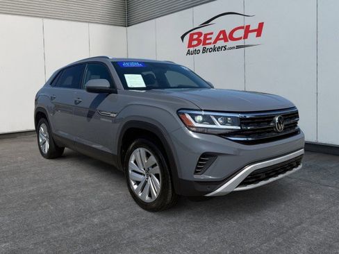 Used 2022 Volkswagen Atlas Cross Sport SE w/ Panoramic Sunroof Package FWD image 1