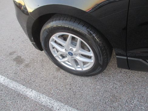 Used 2022 Ford Edge SEL image 23