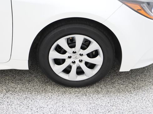 Certified 2024 Toyota Corolla LE FWD image 5