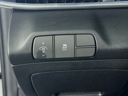 Certified 2025 Hyundai Elantra Limited image 10