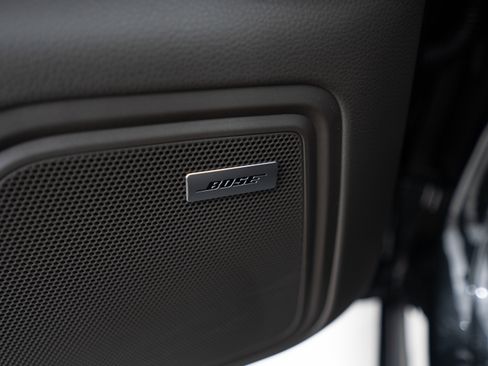 Certified 2025 Porsche Macan image 17