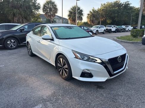 Used 2019 Nissan Altima 2.5 SV image 1