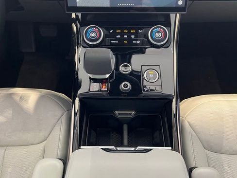 Used 2023 Land Rover Range Rover Sport SE AWD/4WD image 40