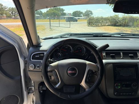 Used 2012 GMC Sierra 2500 SLT w/ SLT Convenience Package AWD/4WD image 10
