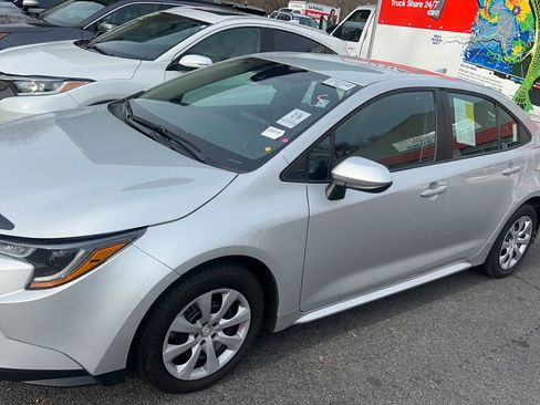 Used 2021 Toyota Corolla LE image 2
