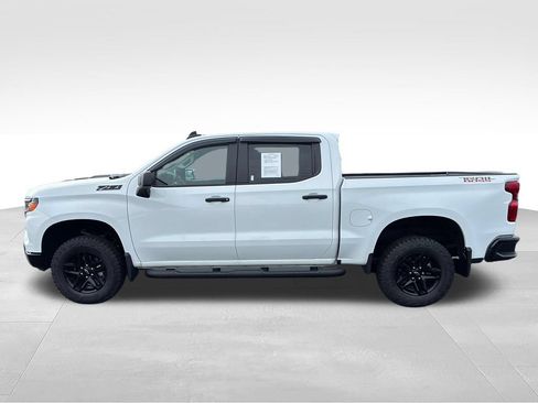 Used 2025 Chevrolet Silverado 1500 Custom Trail Boss w/ LPO, Dark Essentials Package AWD/4WD image 2