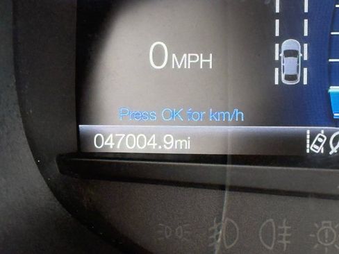 Used 2019 Ford Edge Titanium w/ Cold Weather Package image 37