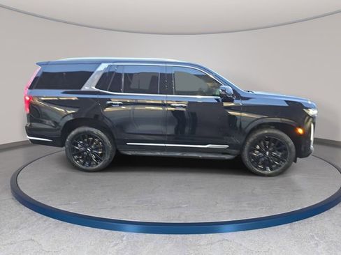 Used 2022 Cadillac Escalade Premium Luxury image 5