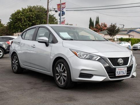 Used 2021 Nissan Versa SV image 10