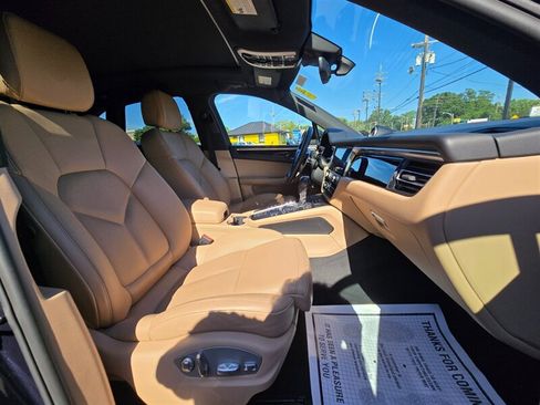 Used 2021 Porsche Macan AWD/4WD image 15