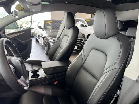 Used 2024 Tesla Model Y Long Range image 10