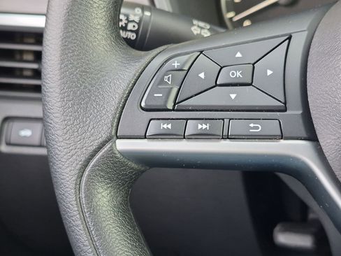 Used 2024 Nissan Altima 2.5 SV FWD image 18